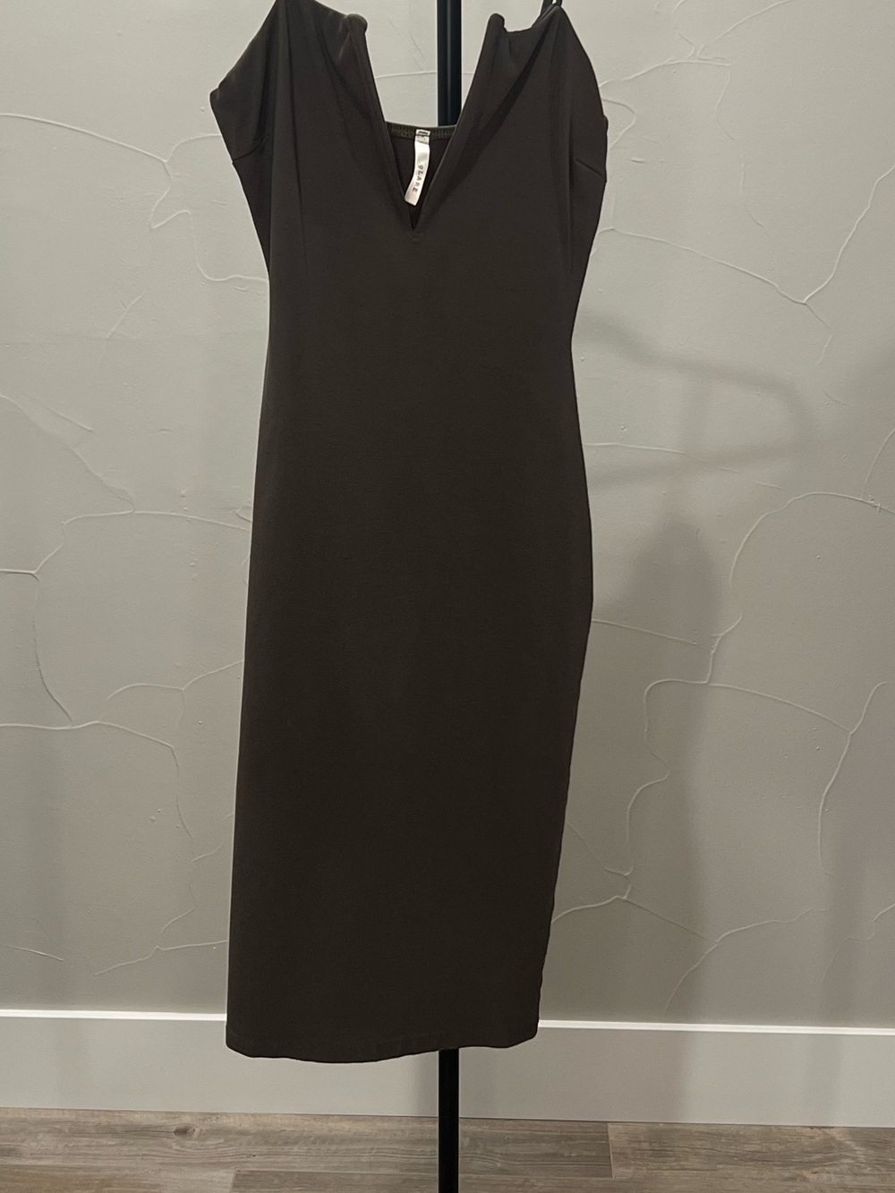 Classic Olive Midi to Mini Dress - Sleek V-Neck Sheath